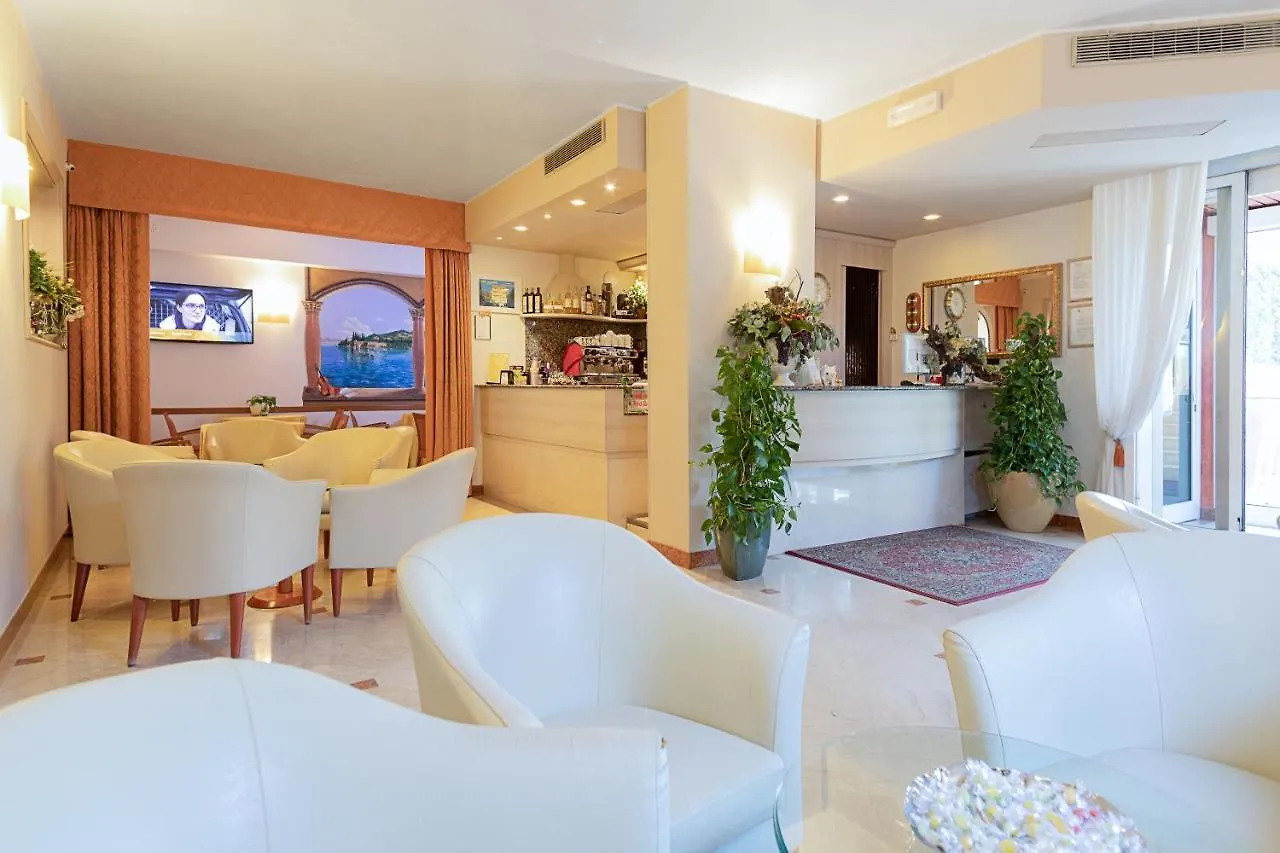Hotel Gardenia & Villa Charme Adults Friendly 4Star Service Bardolino 3*,  Italia