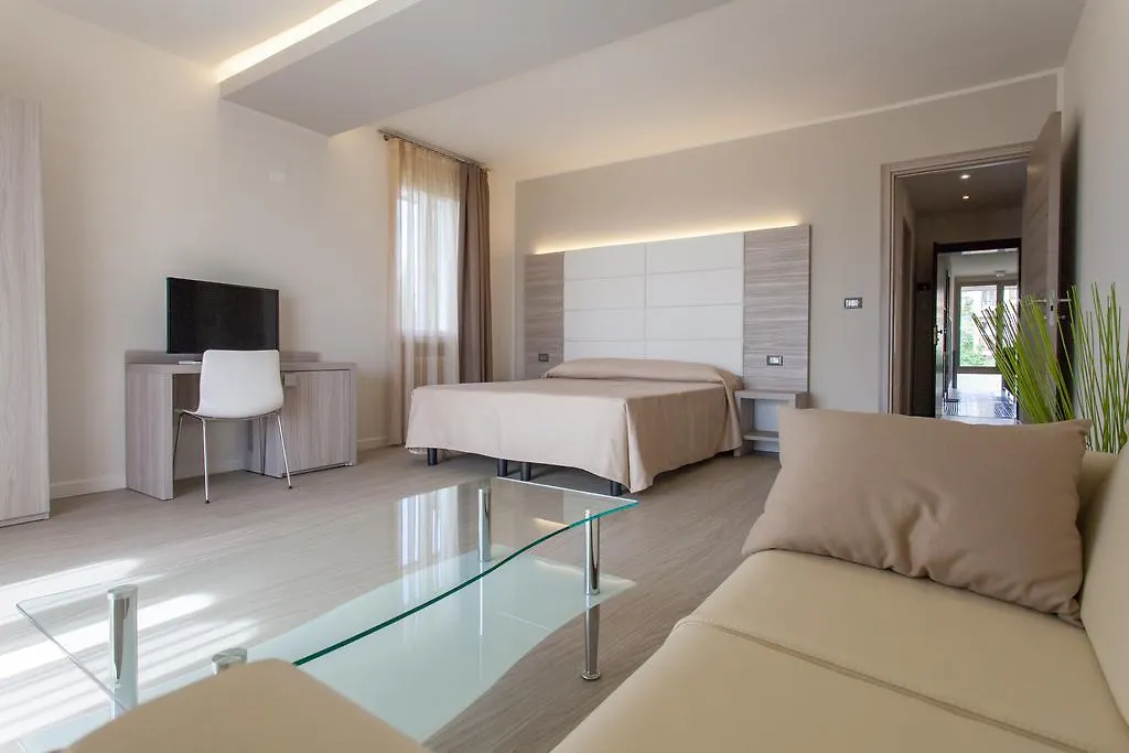 Hotel Gardenia & Villa Charme Adults Friendly 4Star Service バルドリーノ イタリア