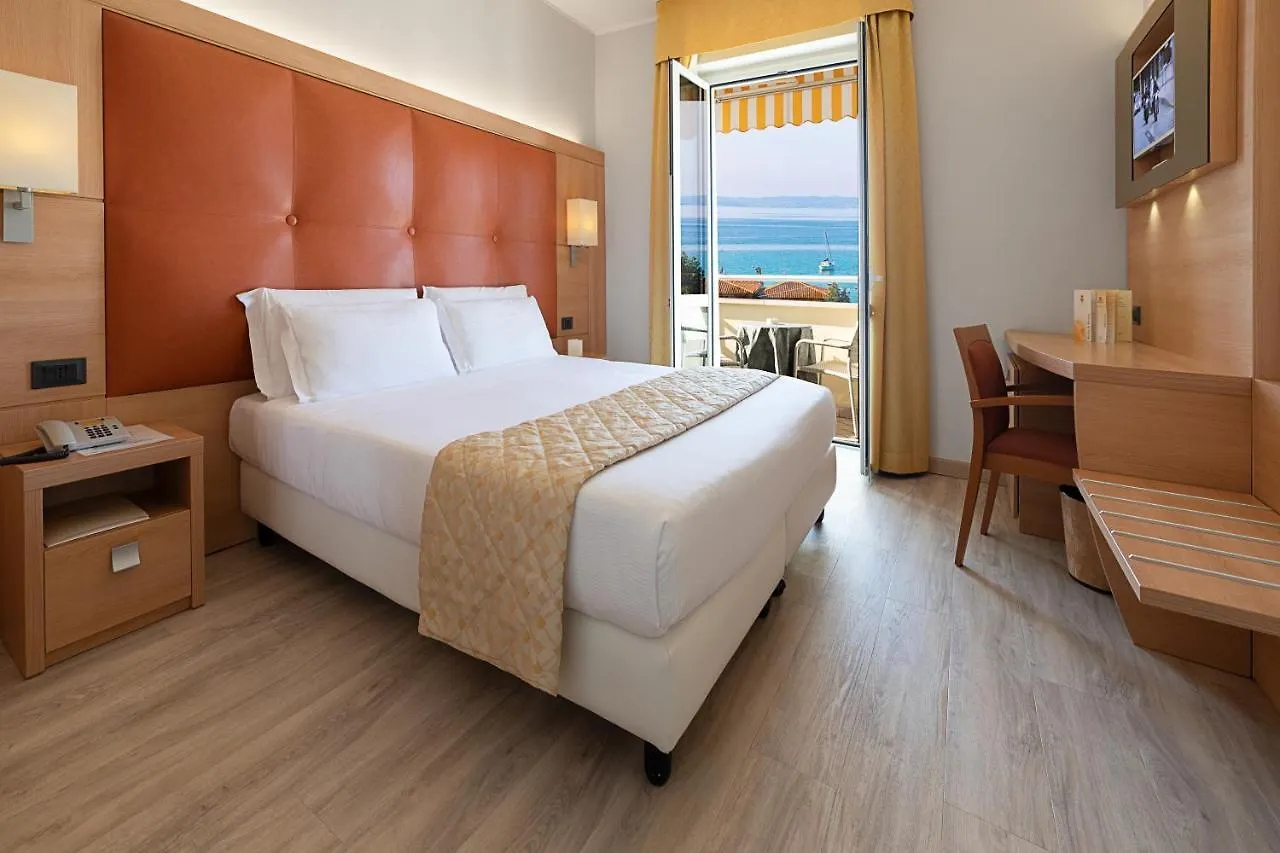 Hotel Gardenia & Villa Charme Adults Friendly 4Star Service バルドリーノ